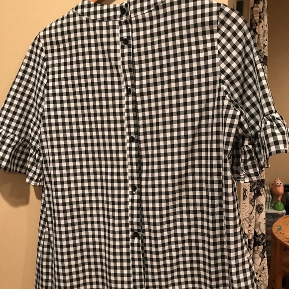 Checkered blouse! Fits body really nice.Size small - Picture 3 of 5